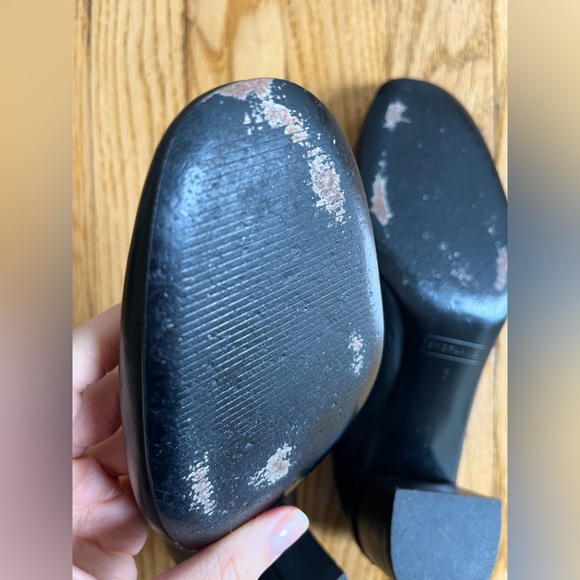 Like-New Everlane Italian Leather Day Heel - Picture 7 of 9